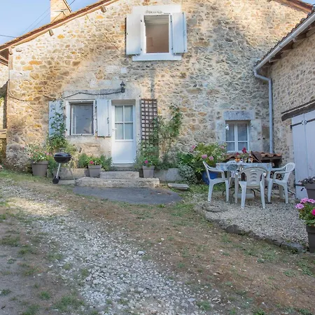 Menet Nyaraló Montbron